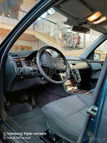 Mercedes E 240 2001, 210,000 km - 2.4 l - Gəncə