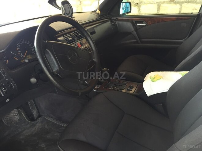 Mercedes E 240 1998, 366,000 km - 2.4 l - Ağcabədi