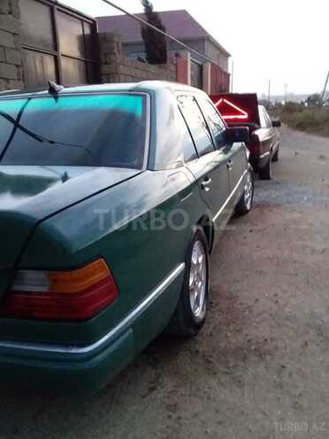 Mercedes E 250 1990, 300,000 km - 2.5 l - Bakı