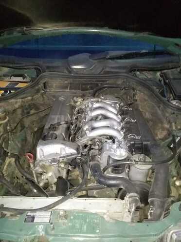 Mercedes E 250 1990, 300,000 km - 2.5 l - Bakı