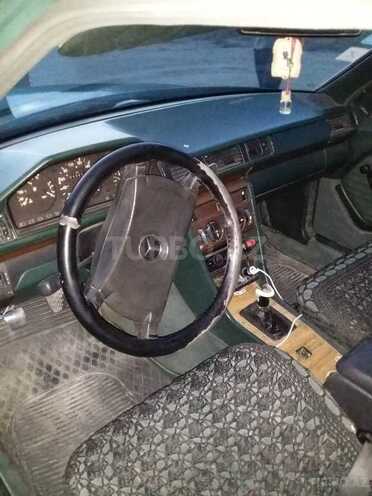 Mercedes E 250 1990, 300,000 km - 2.5 l - Bakı