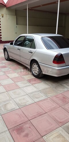 Mercedes C 220 1999, 405,000 km - 2.2 l - Tovuz