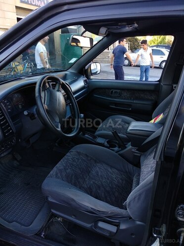 Nissan Terrano 1995, 384,684 km - 2.7 l - İsmayıllı