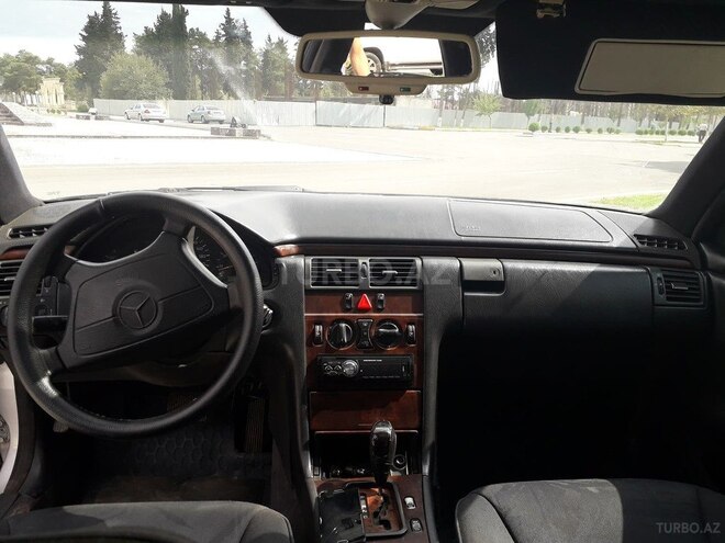Mercedes E 220 1996, 507,000 km - 2.2 л - İmişli