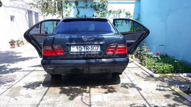 Mercedes E 230 1995, 518,000 km - 2.3 l - Bakı