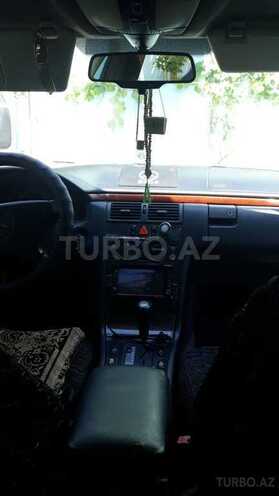 Mercedes E 230 1995, 518,000 km - 2.3 l - Bakı