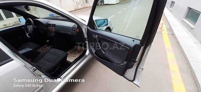 Mercedes C 200 2000, 181,000 km - 2.0 l - Gəncə