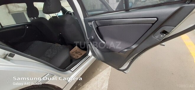 Mercedes C 200 2000, 181,000 km - 2.0 l - Gəncə
