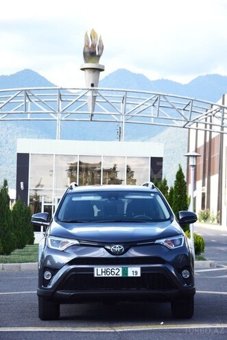 Toyota RAV4 2018, 18,500 km - 2.5 l - Qax