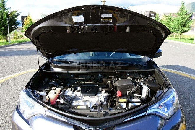 Toyota RAV4 2018, 18,500 km - 2.5 l - Qax
