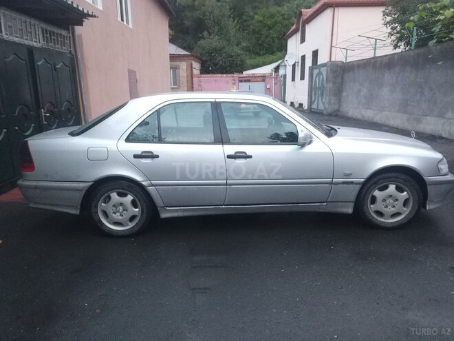 Mercedes C 220 1998, 290,000 km - 2.2 л - Zaqatala