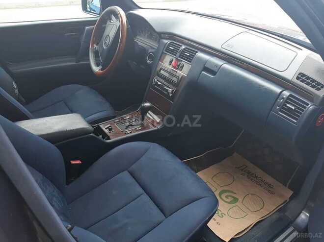Mercedes E 200 1997, 300,000 km - 2.0 l - Bakı