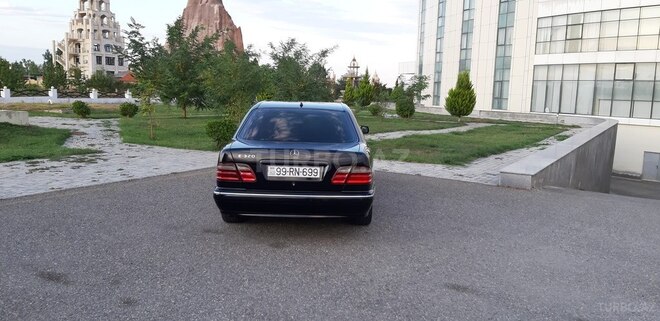 Mercedes E 320 2001, 313,000 km - 3.2 l - Xaçmaz