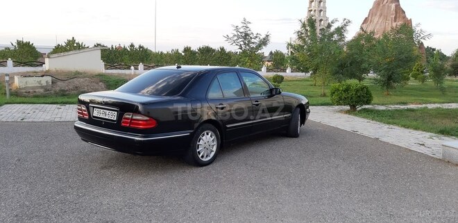 Mercedes E 320 2001, 313,000 km - 3.2 l - Xaçmaz
