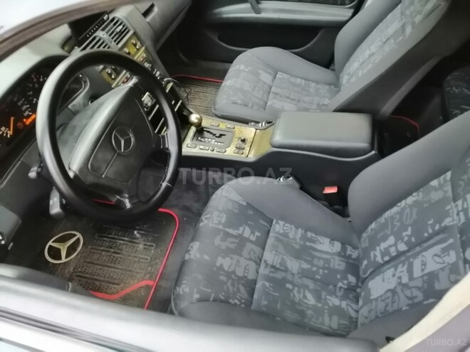Mercedes E 240 1998, 318,000 km - 2.4 l - Bakı