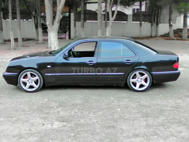 Mercedes E 240 1998, 318,000 km - 2.4 l - Bakı