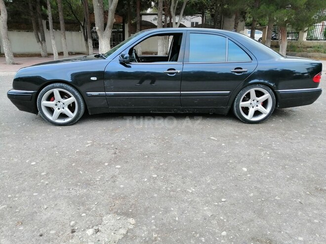 Mercedes E 240 1998, 318,000 km - 2.4 l - Bakı