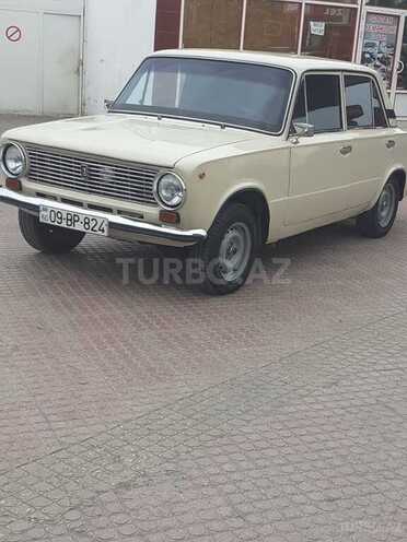 LADA (VAZ) 21011 1971, 885,570 km - 1.5 l - Salyan