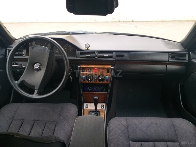 Mercedes E 200 1990, 522,339 km - 2.0 l - Bakı