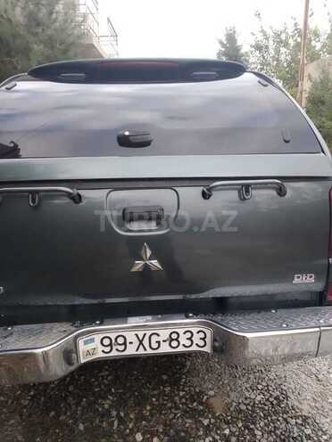Mitsubishi L200 2011, 250,000 km - 2.5 l - Bakı