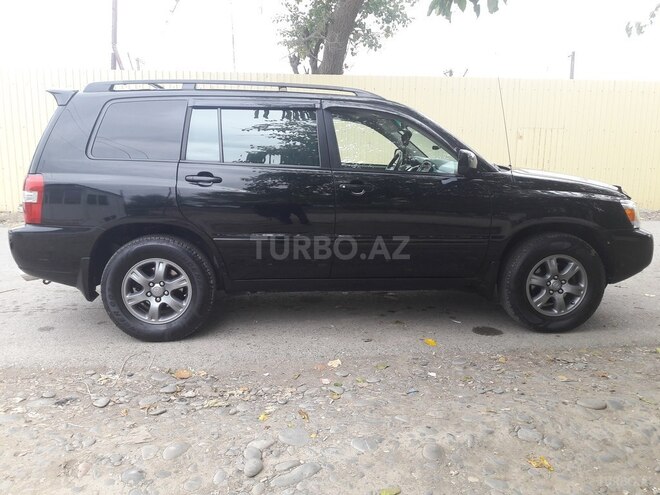 Toyota Highlander 2003, 211,000 km - 2.4 л - Xudat