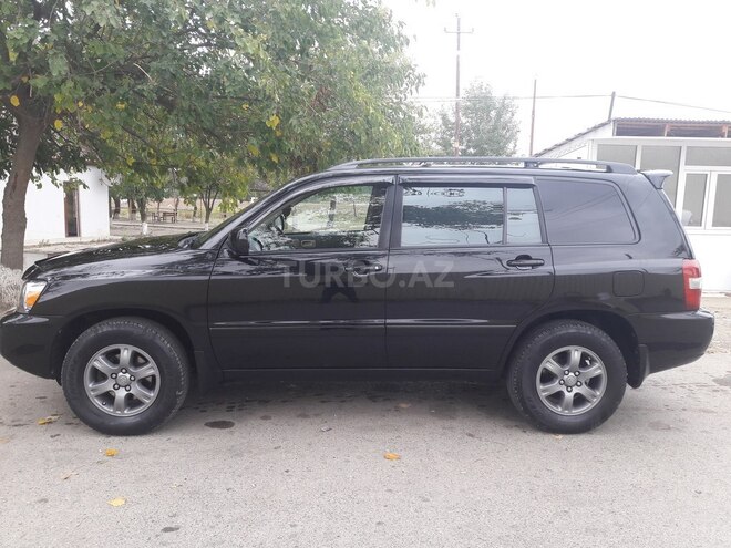 Toyota Highlander 2003, 211,000 km - 2.4 л - Xudat