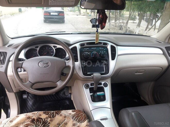 Toyota Highlander 2003, 211,000 km - 2.4 л - Xudat