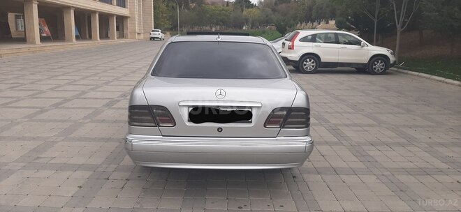 Mercedes E 220 2000, 409,000 km - 2.2 l - Xırdalan