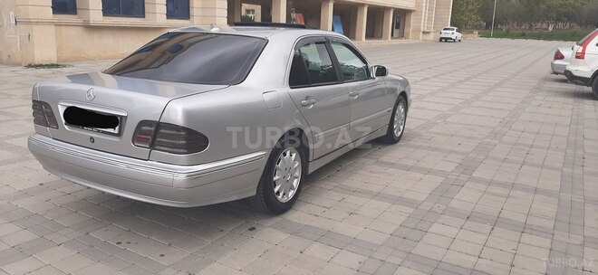 Mercedes E 220 2000, 409,000 km - 2.2 l - Xırdalan