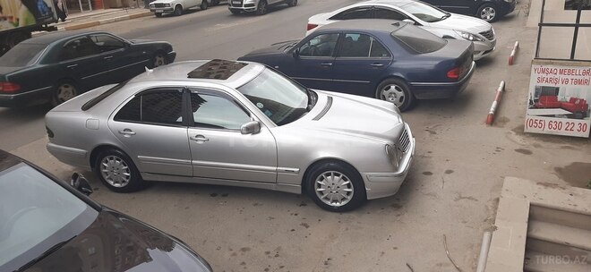 Mercedes E 220 2000, 409,000 km - 2.2 l - Xırdalan