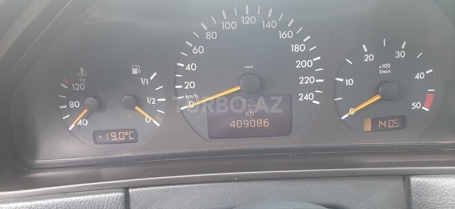 Mercedes E 220 2000, 409,000 km - 2.2 l - Xırdalan
