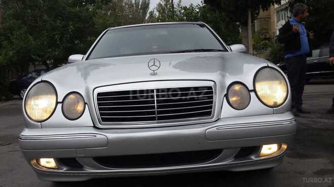 Mercedes E 220 1999, 331,000 km - 2.2 л - Bakı