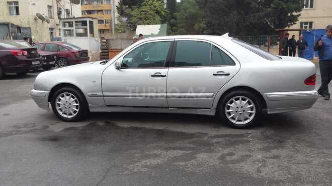 Mercedes E 220 1999, 331,000 km - 2.2 л - Bakı