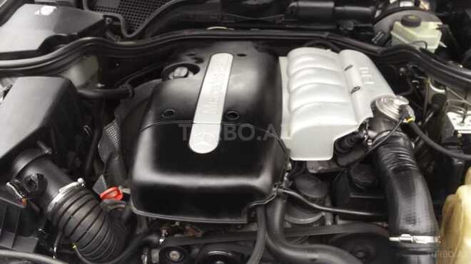 Mercedes E 220 1999, 331,000 km - 2.2 л - Bakı