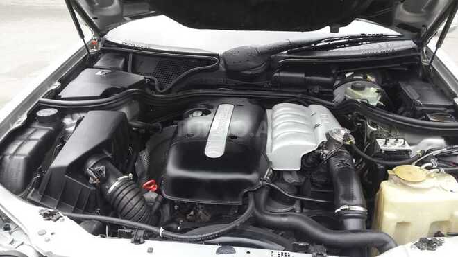 Mercedes E 220 1999, 331,000 km - 2.2 л - Bakı