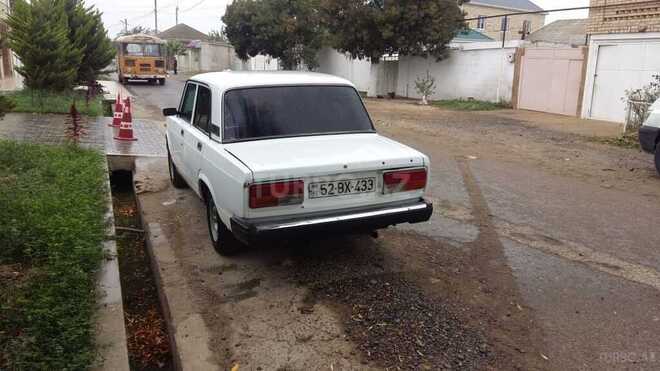 LADA (VAZ) 2107 2000, 348,000 km - 1.6 l - Salyan