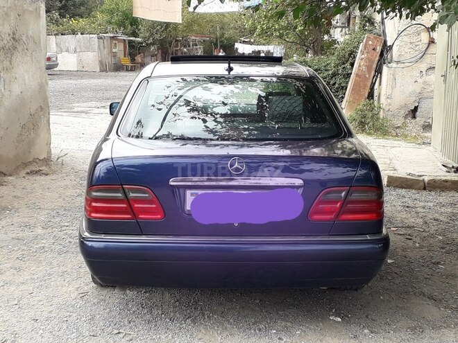 Mercedes E 230 1996, 260,000 km - 2.3 л - Sumqayıt
