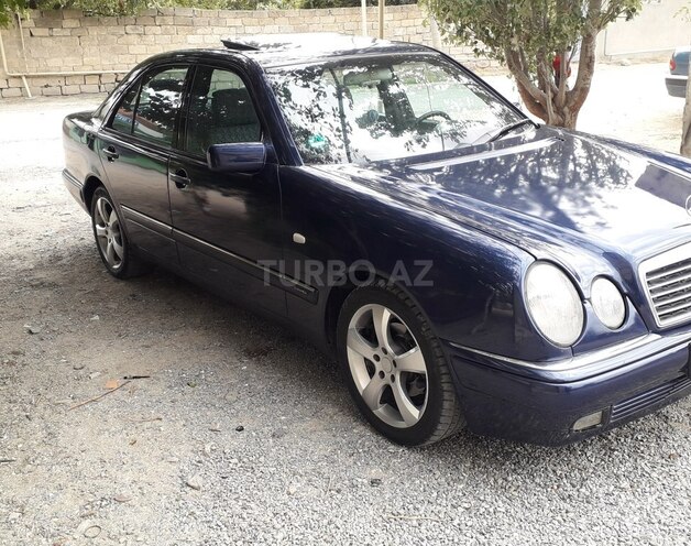 Mercedes E 230 1996, 260,000 km - 2.3 л - Sumqayıt