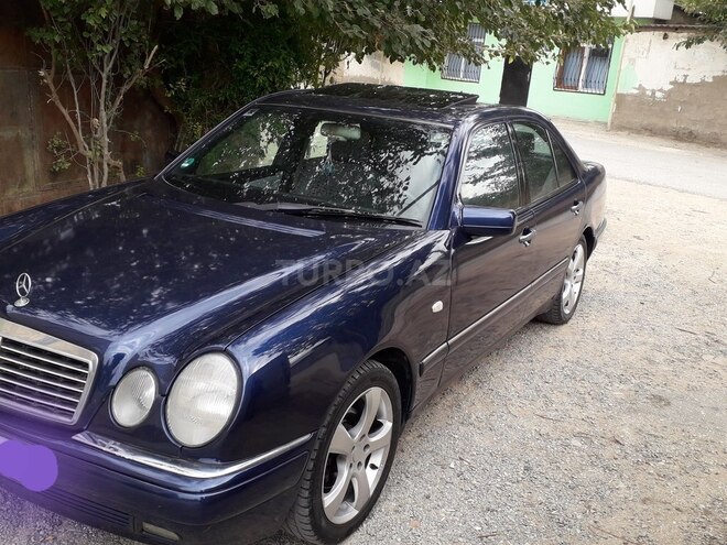 Mercedes E 230 1996, 260,000 km - 2.3 л - Sumqayıt