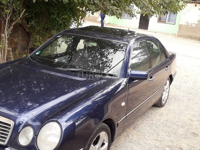 Mercedes E 230 1996, 260,000 km - 2.3 л - Sumqayıt