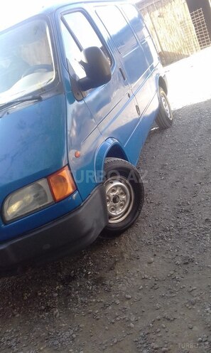 Ford Transit 2001, 319,000 km - 2.5 l - Sabirabad