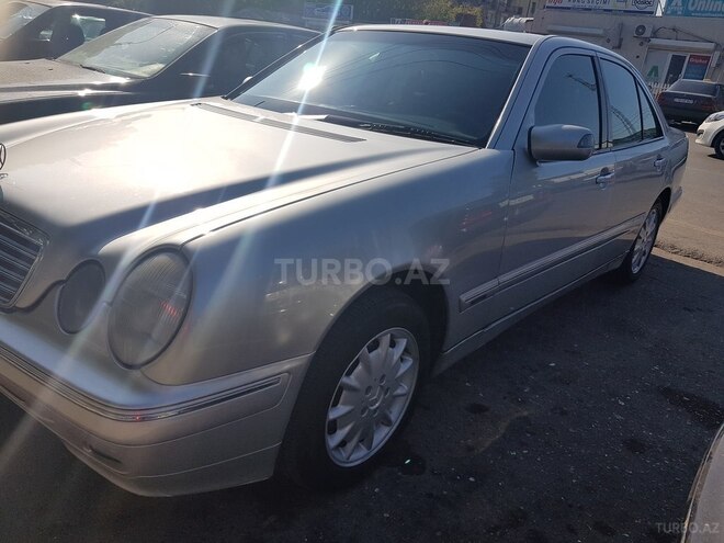 Mercedes E 220 2000, 296,540 km - 2.2 l - Bakı