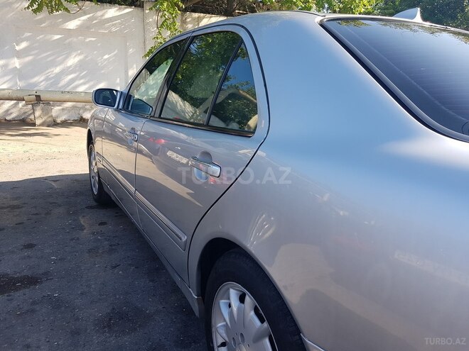 Mercedes E 220 2000, 296,540 km - 2.2 l - Bakı