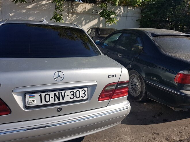 Mercedes E 220 2000, 296,540 km - 2.2 l - Bakı