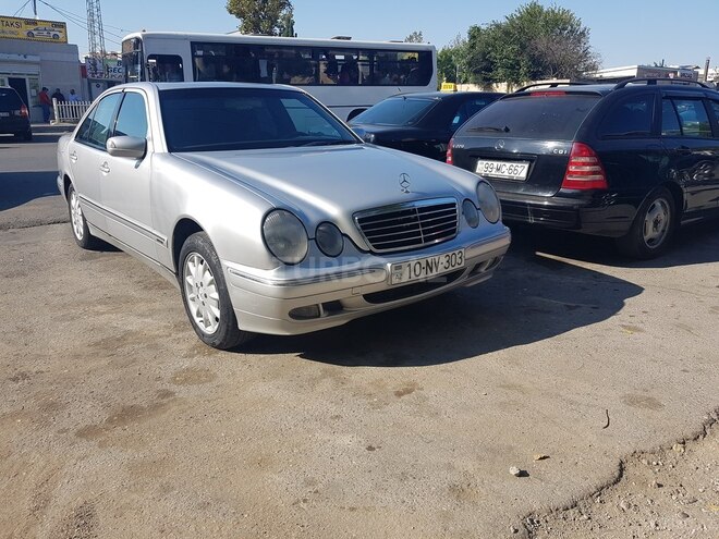Mercedes E 220 2000, 296,540 km - 2.2 l - Bakı
