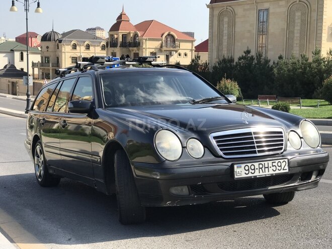Mercedes E 220 1999, 308,000 km - 2.2 l - Bakı
