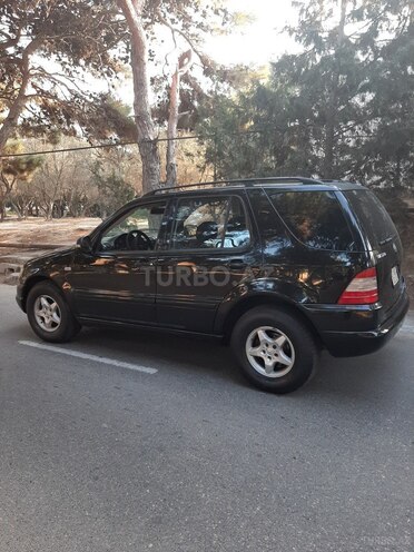 Mercedes ML 320 2001, 235,000 km - 3.2 l - Bakı
