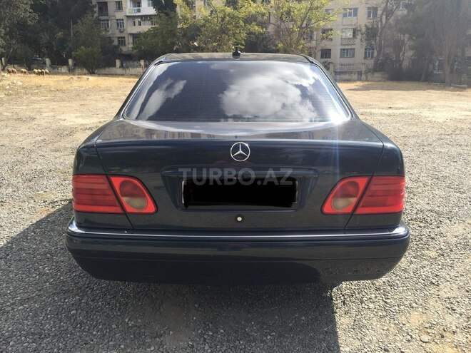 Mercedes E 240 1997, 300,000 km - 2.4 l - Bakı
