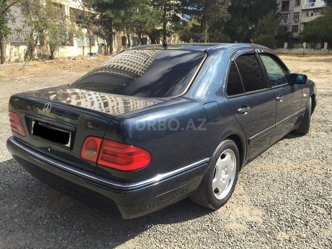 Mercedes E 240 1997, 300,000 km - 2.4 l - Bakı