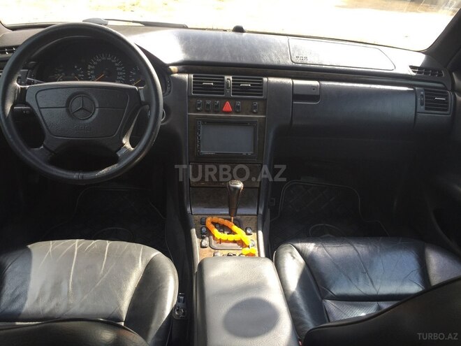 Mercedes E 240 1997, 300,000 km - 2.4 l - Bakı